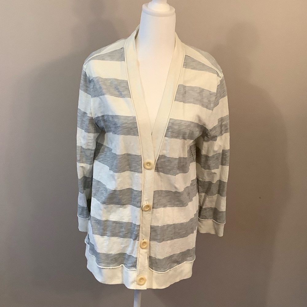 Soft and supple cardigan